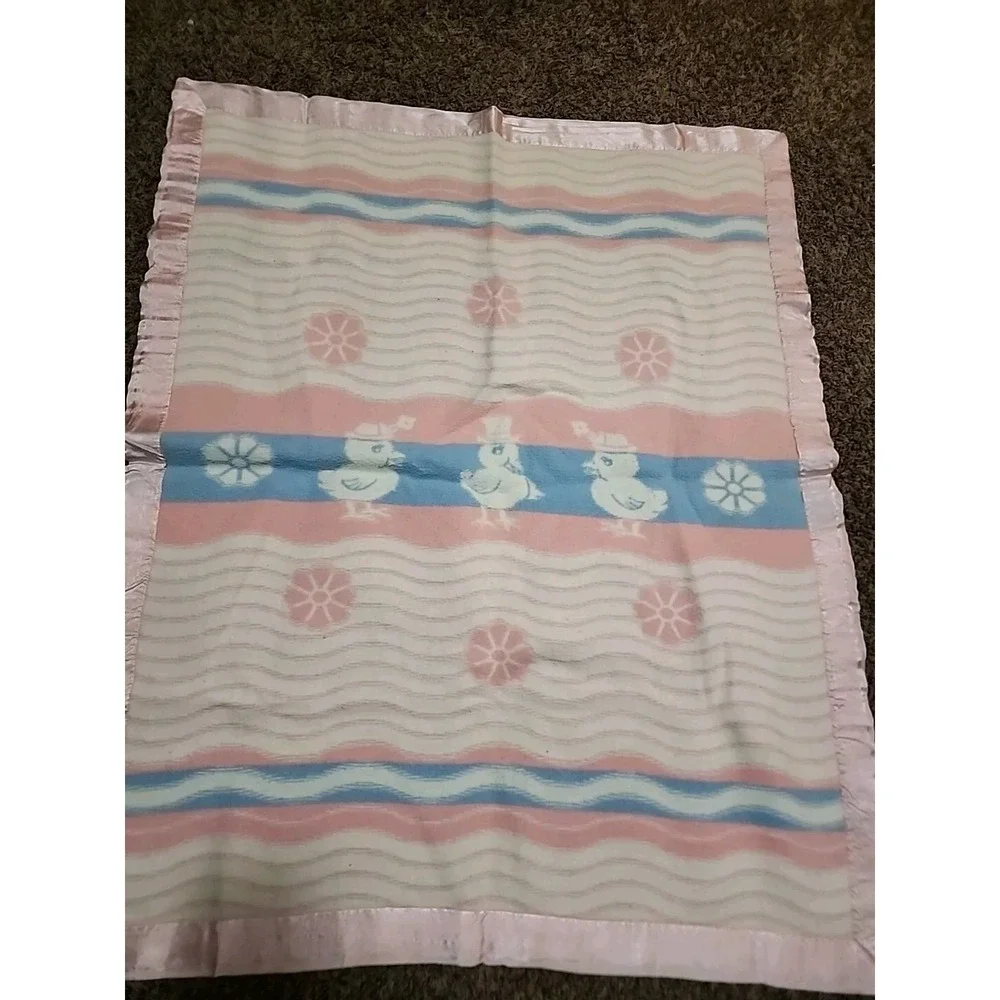 Vintage 1950's Esmond blue PINK Satin Trim BABY‎ Blanket chickens chicks Ducks